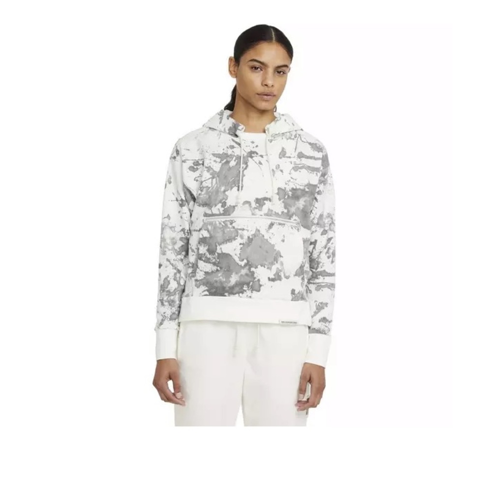 NWT Nike Women’s Standard Issue Basketball Hoodie